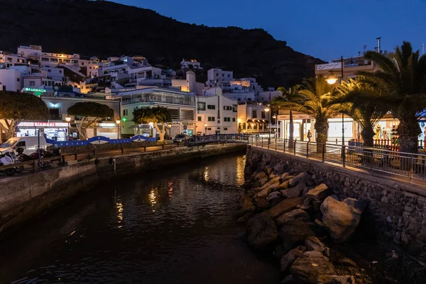 Puerto Mogan, Gran Canaria, İspanya 'daki kumsal manzarası