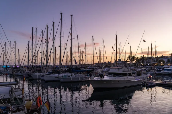 Čluny Při Západu Slunce Přístavu Puerto Mogan Gran Canaria Španělsko — Stock fotografie