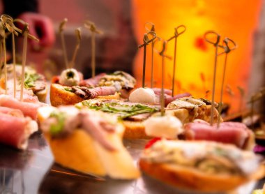 Açık büfe bir masada bir parti sırasında snack