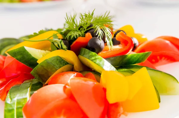 Legumes frescos variados em uma mesa de banquete — Fotografia de Stock