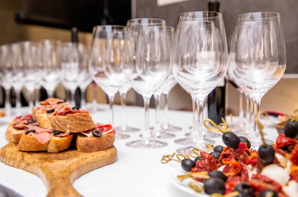 Snacks on the banquet table — Stock Photo, Image