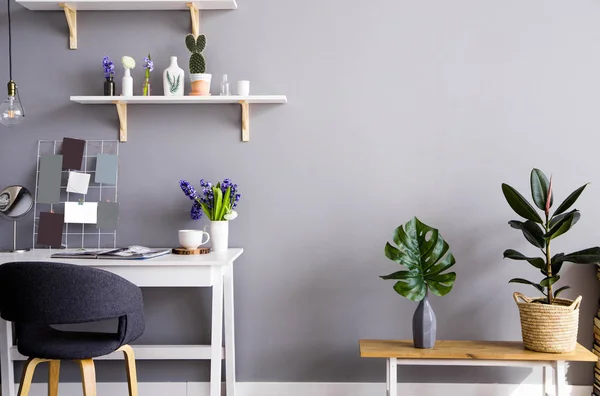 modern İskandinav tarzı oda fotoğrafı