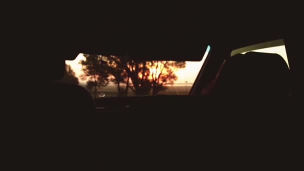 Amanecer desde la ventana del coche — Vídeo de stock