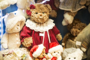 mağaza pencere oyuncaklar