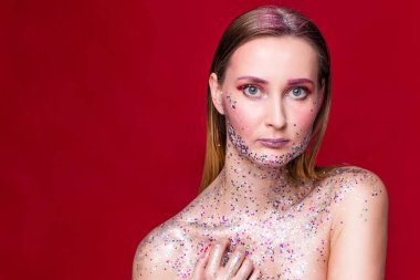 Trendy Glitter makyaj ile moda model kadın