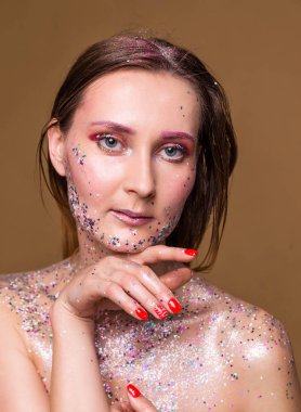 Trendy Glitter makyaj ile moda model kadın