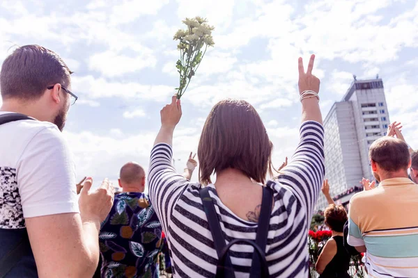 Minsk Biélorussie Août 2020 Manifestation Minsk Femme Avec Les Mains — Photo