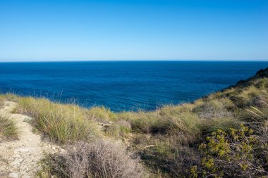 Deniz ve dağ üzerinde sahil Carboneras, Almeria, İspanya