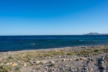 Deniz ve dağ üzerinde sahil Carboneras, Almeria, İspanya