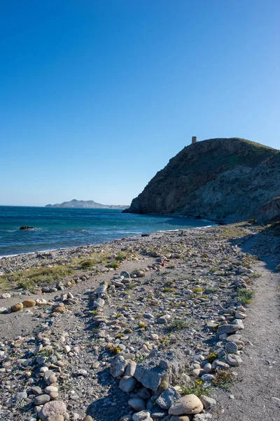 Deniz ve dağ üzerinde sahil Carboneras, Almeria, İspanya