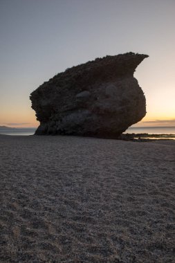 Sunrise Carboneras, Almeria, ölülerin sahilde