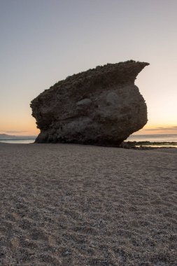Sunrise Carboneras, Almeria, ölülerin sahilde