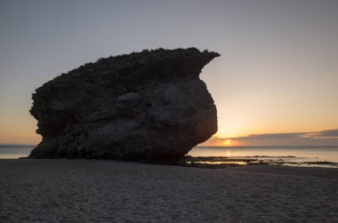Sunrise Carboneras, Almeria, ölülerin sahilde