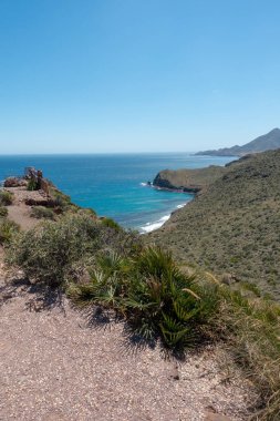 Almeria, İspanya siyahlar içinde sahil