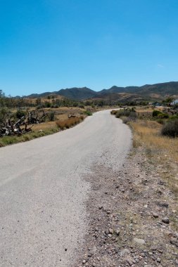 Almeria, Endülüs, İspanya içinde mavi gökyüzü altında yel değirmeni