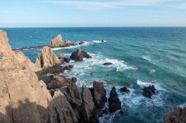 Sahil ve denizin Cabo de Gata Almeria, İspanya