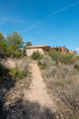 Avuç içi altında mavi gökyüzü, İspanya çöl