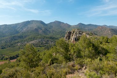 Avuç içi altında mavi gökyüzü, İspanya çöl