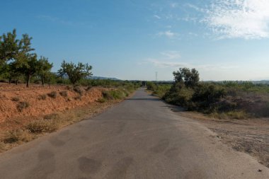 Yol via augusta altında mavi gökyüzü, castellon, İspanya