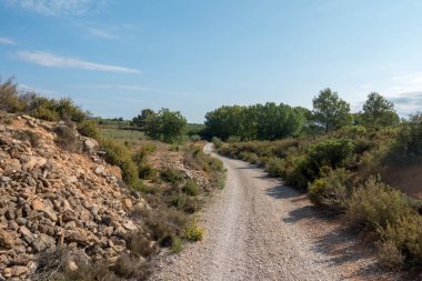 Yol via augusta altında mavi gökyüzü, castellon, İspanya