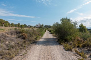 Yol via augusta altında mavi gökyüzü, castellon, İspanya