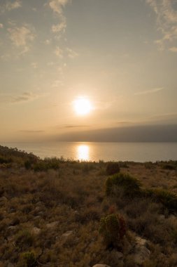 Bir gündoğumu Mar Oropesa del renega içinde