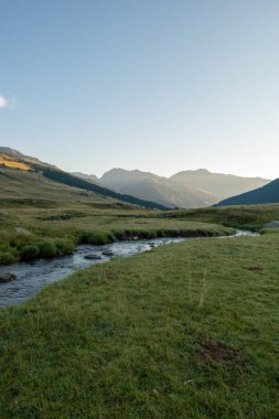 Baqueira yaz, Valle de Aran nehirde. İspanya