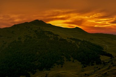 Aran de Vadisi günbatımı Lleida, İspanya