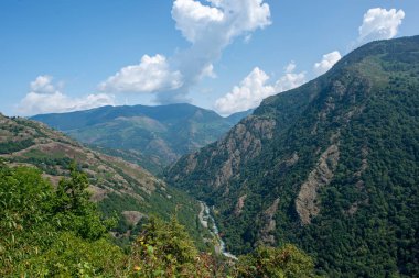 Aran, İspanya Vadisi dağ yoluyla yol