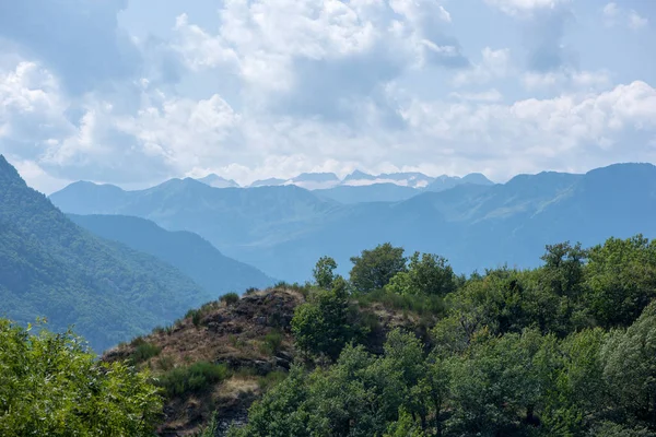 Aran Spanya Vadisi Dağ Yoluyla Yol — Stok fotoğraf