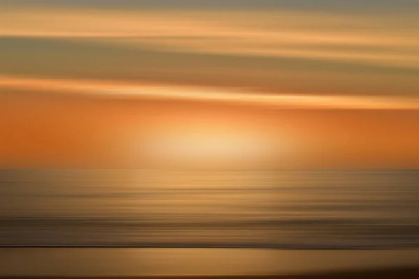 Ein Dem Meer Ähnlicher Hintergrund Einem Wunderschönen Sonnenaufgang — Stockfoto