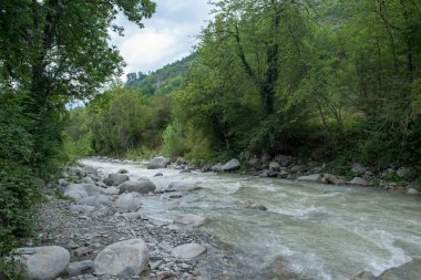 Nehir aran vielha, İspanya yanındaki vadisinde