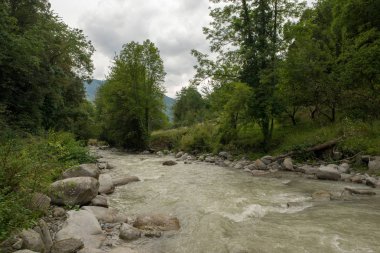 Nehir aran vielha, İspanya yanındaki vadisinde