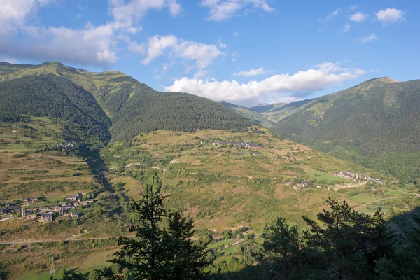 レリダ ピレネーのアランの谷を山 — ストック写真