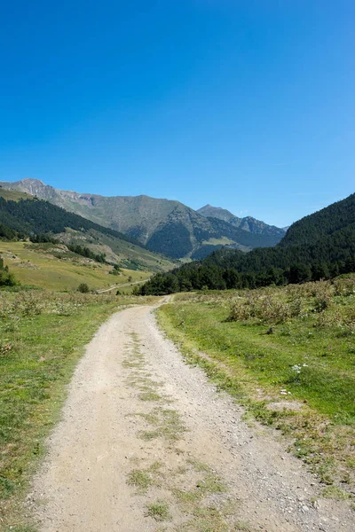 Montgarri Vadisi Aran Spanya Için Yol — Stok fotoğraf