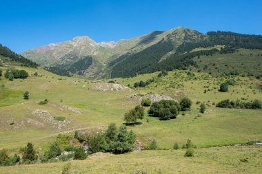 Montgarri yolu İspanya 'nın Aran Vadisi' nden geçiyor.