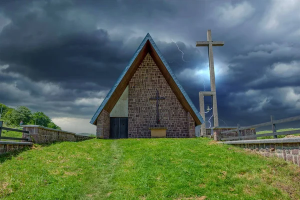 Fırtına Işınları Bir Hıristiyan Hermitage Navarra Spain — Stok fotoğraf