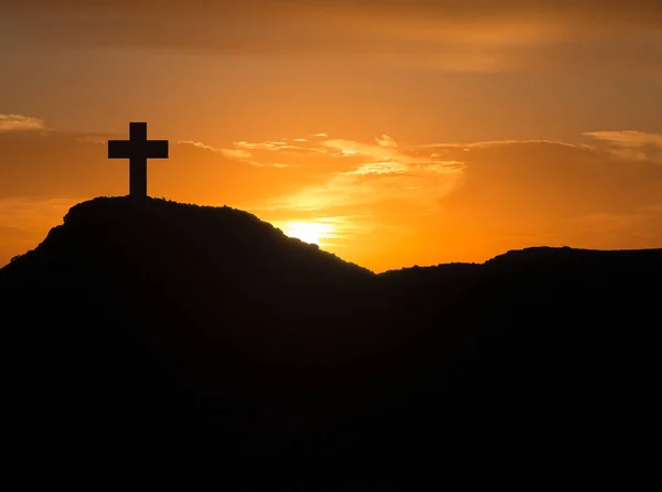 Σιλουέτα Του Ένα Σταυρό Στο Βουνό Στο Sunrise Ισπανία — Φωτογραφία Αρχείου