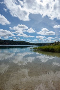 Mavi bir gökyüzü, İspanya ile Kişot rota ruidera lagünler