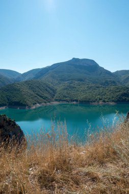 Yaz, İspanya Pirenelerde Baserca rezervuar