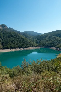 Yaz, İspanya Pirenelerde Baserca rezervuar