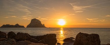 Günbatımı, Ibiza, İspanya, Es Vedra Adası, panoramik