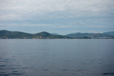 İbiza Adası bir tekneden İspanya sahillerinin