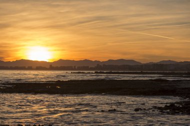 İspanya gün batımında Benicasim içinde renega kıyısında