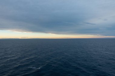 Deniz Akdeniz, İspanya Ibiza günbatımı