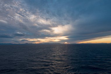 Deniz Akdeniz, İspanya Ibiza günbatımı