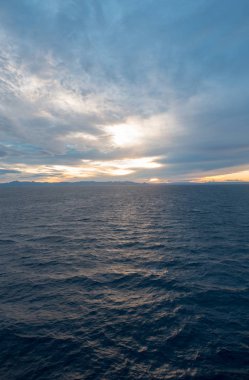 Deniz Akdeniz, İspanya Ibiza günbatımı