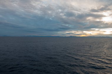 Deniz Akdeniz, İspanya Ibiza günbatımı