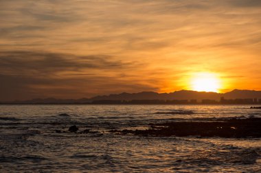 Benicasim içinde renega gün batımında, İspanya sahillerinin