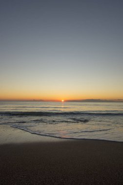 Sunrise bir plajda Denia, Alicante, İspanya